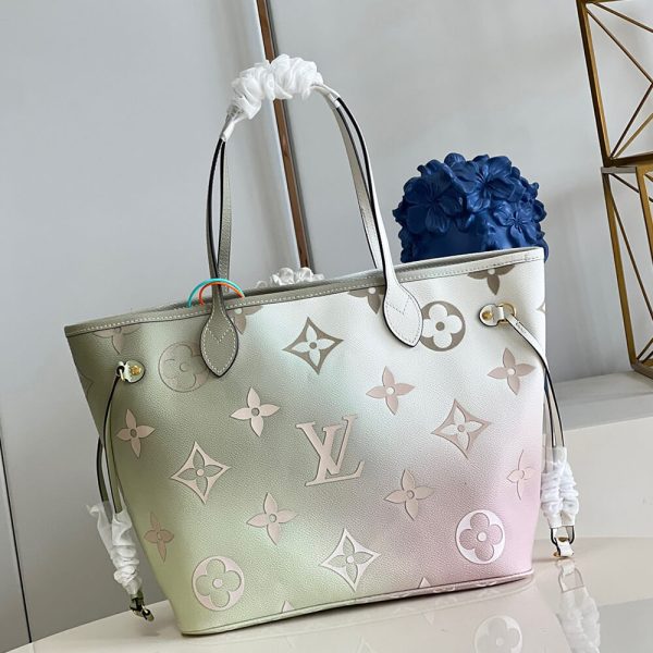Louis Vuitton Neverfull MM - Image 4