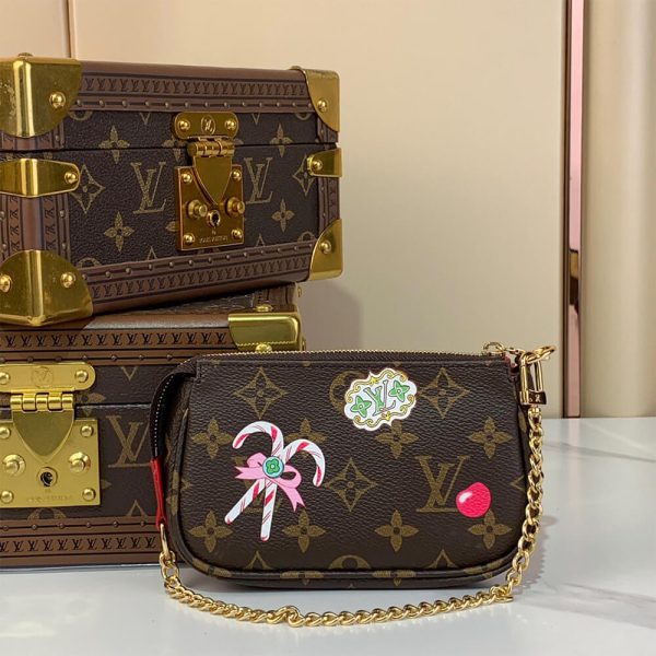 LV Mini Pochette Accessoires - Image 4