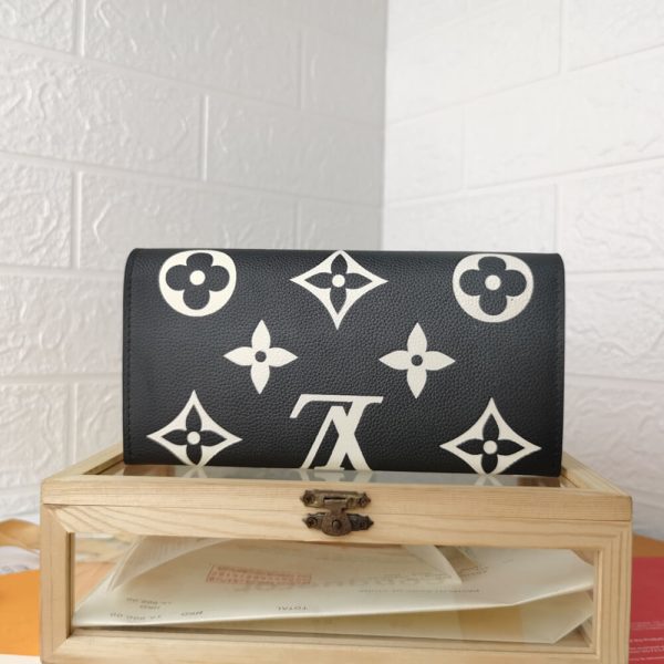 LV Sarah Wallet - Image 4