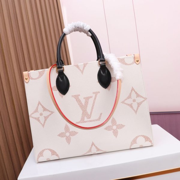 LV OnTheGo MM - Image 4