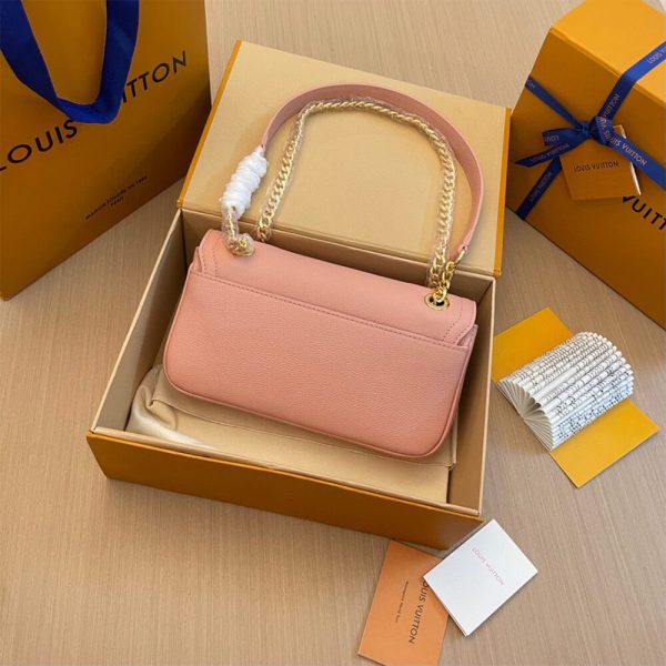 LV LockMe Chain Bag East West - Image 4