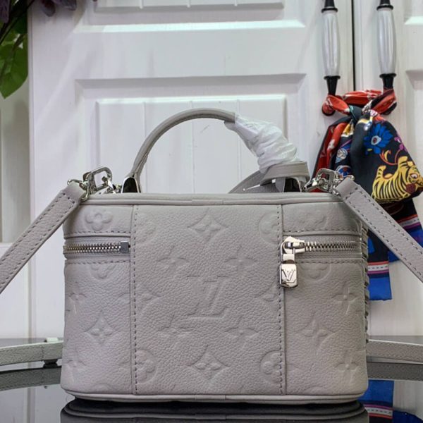 LV Vanity Chain Pouch(HIGH-END GRADE) - Image 4