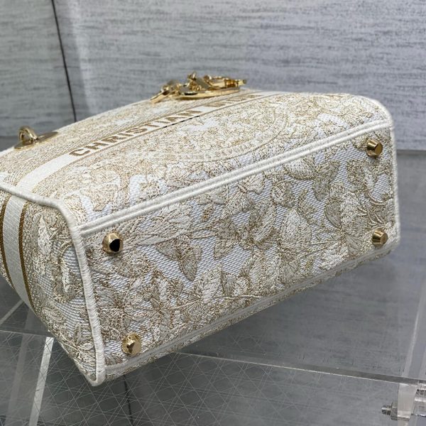 Dior Medium Lady D-Lite Bag - Image 5