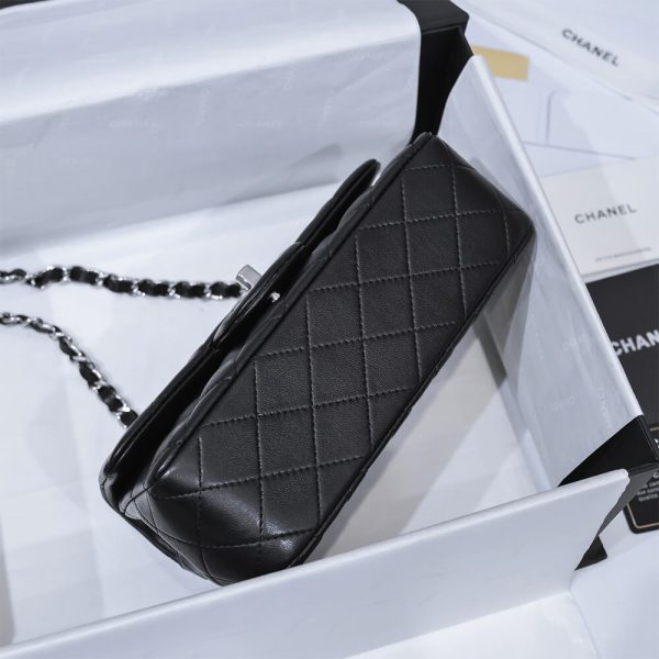 CHANEL MINI FLAP BAG - Image 5
