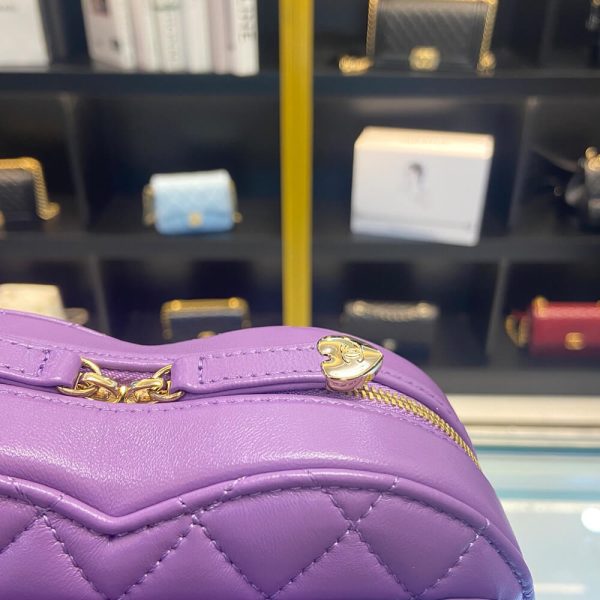 Chanel 22s Heart Bag - Image 5