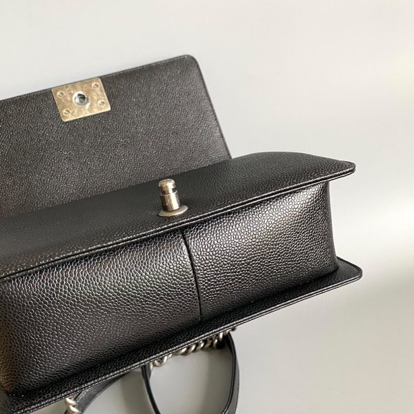 BOY CHANEL HANDBAG(TAX-FREE GRADE) - Image 5