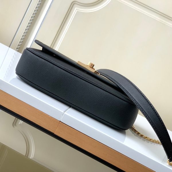 LV LockMe Chain Bag East West - Image 5