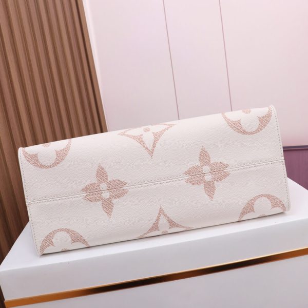 LV OnTheGo MM - Image 5
