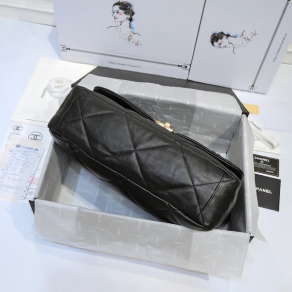CHANEL 19 MAXI HANDBAG - Image 5