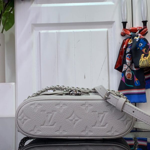 LV Vanity Chain Pouch(HIGH-END GRADE) - Image 5
