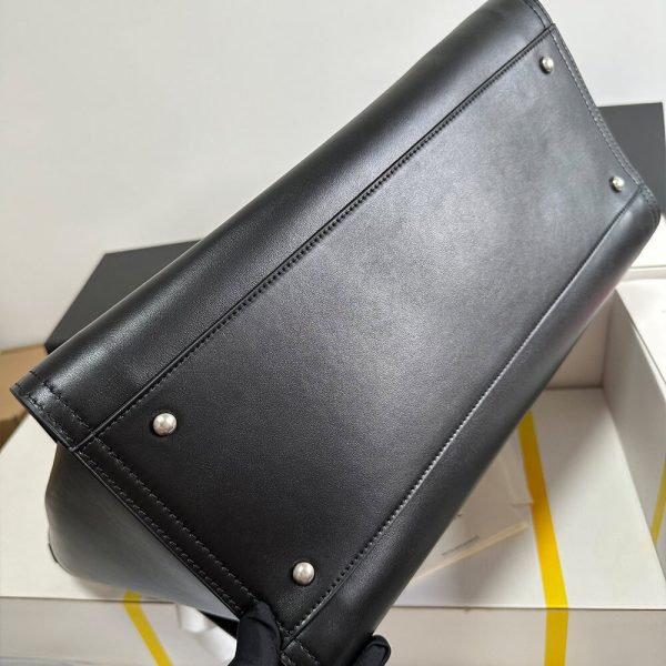 CHANEL Large Shopping Bag(high-end grade) - Image 5