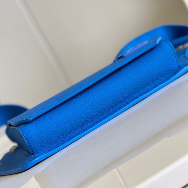 LV Takeoff Slingbag - Image 5