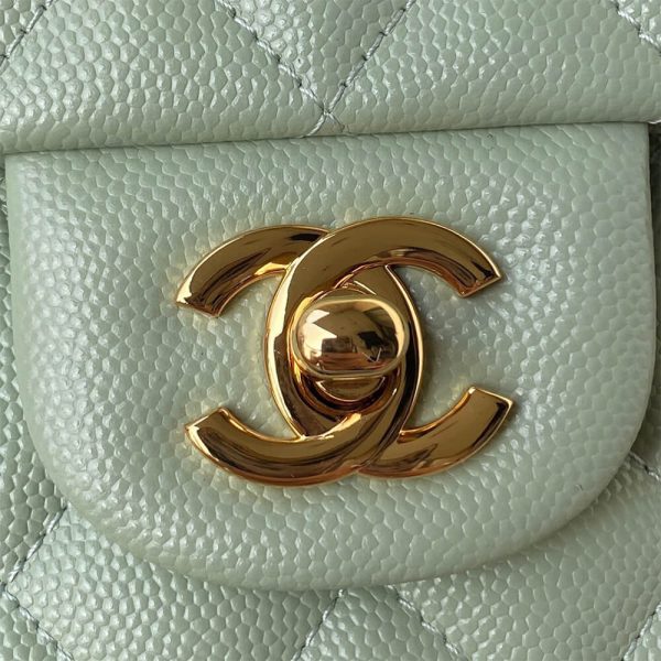 CHANEL Classic Flap Medium Gold hardware - Image 6
