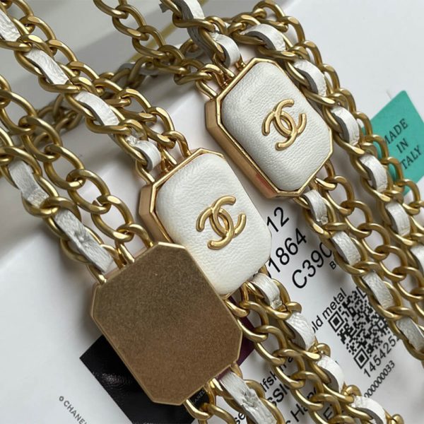 Chanel SMALL VANITY WITH CHAIN - Image 6