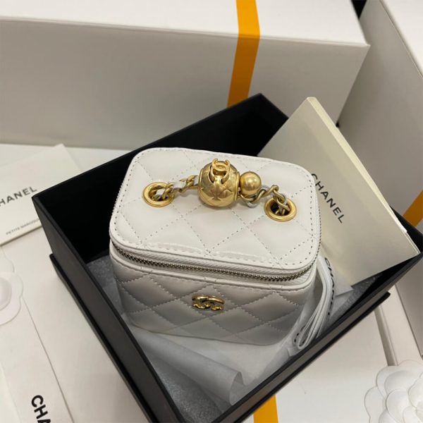 Chanel SMALL VANITY WITH CHAIN - Image 6