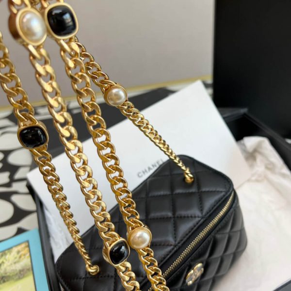 Chanel VANITY WITH CHAIN - Image 6