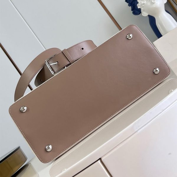 LV Capucines GM Souple(HIGH-END GRADE) - Image 6