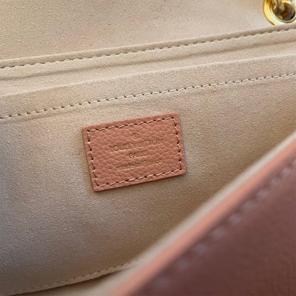 LV LockMe Chain Bag East West - Image 7