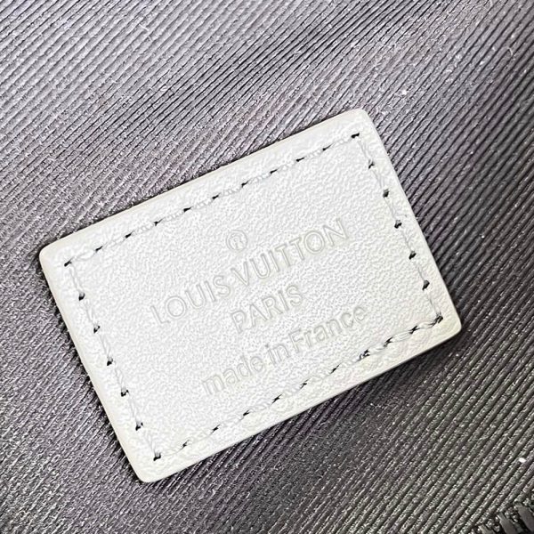 LV Discovery Bumbag - Image 7