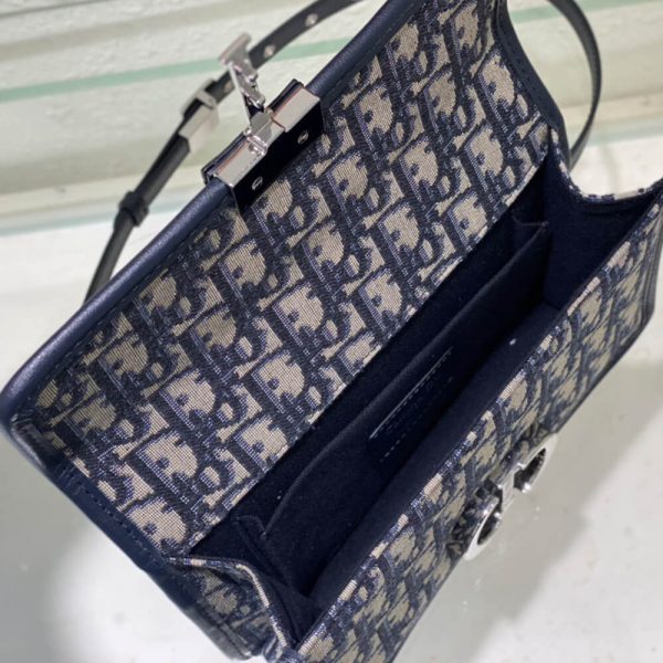 Dior 30 Montaigne East-West Bag with Chain - Image 8