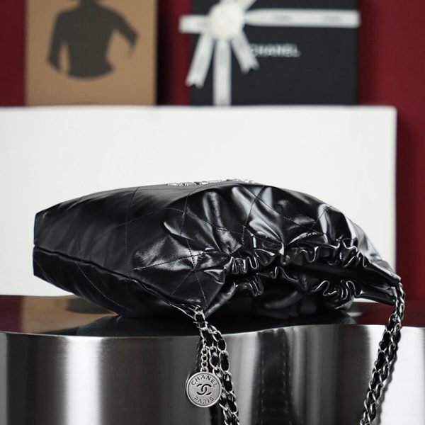 CHANEL 22 HANDBAG(tax-free grade) - Image 8